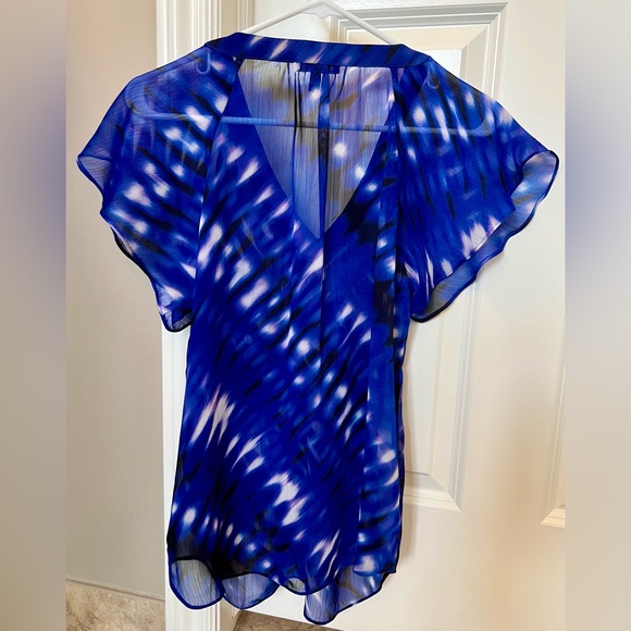 Express flutter sleeve top in S with embellished neckline. Blue, black, white. - Picture 2 of 4